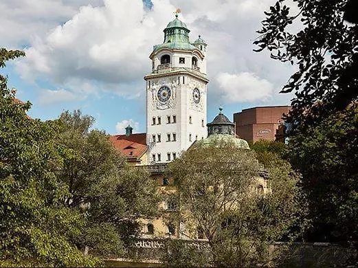 Center * München